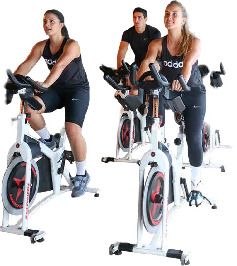 Socios entrenando juntos en Jockey GYM